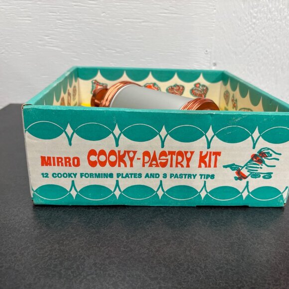 Vintage Mirro Cooky Pastry Kit M0358-22, Pastry Press Spritz 12 Disc 3 Tips - Picture 5 of 9